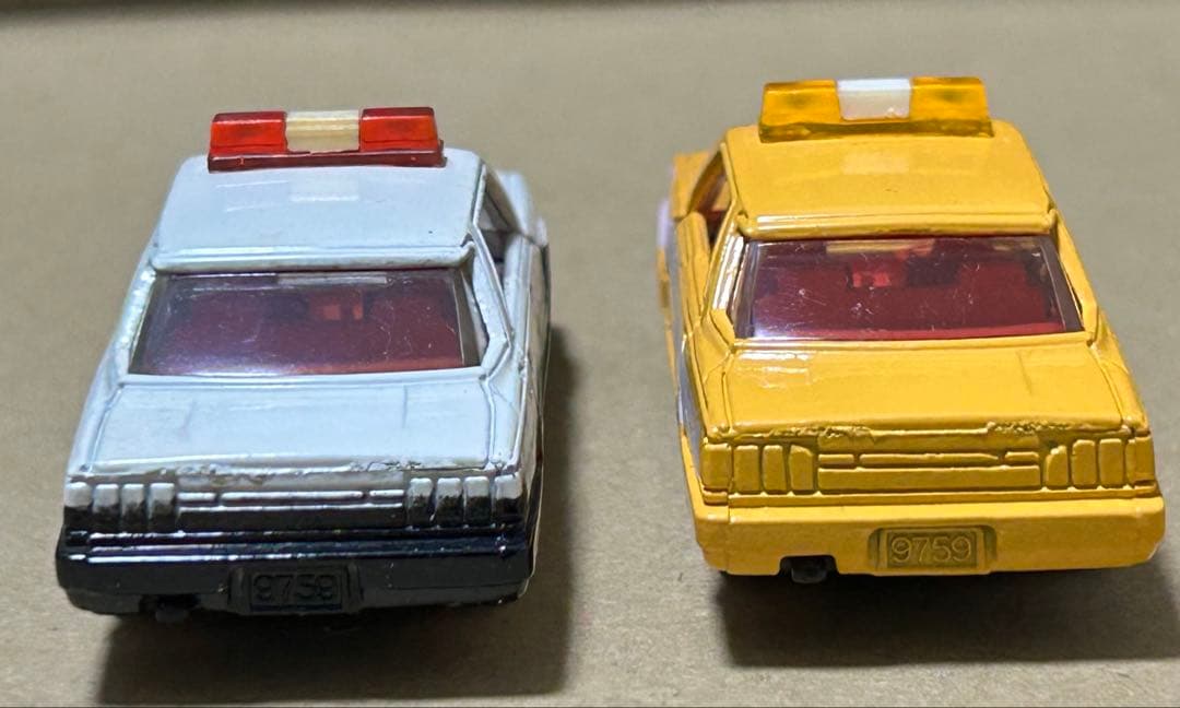 日本製 トミカ ニッサン セドリック 4ドアハードトップ 2台セット Y30