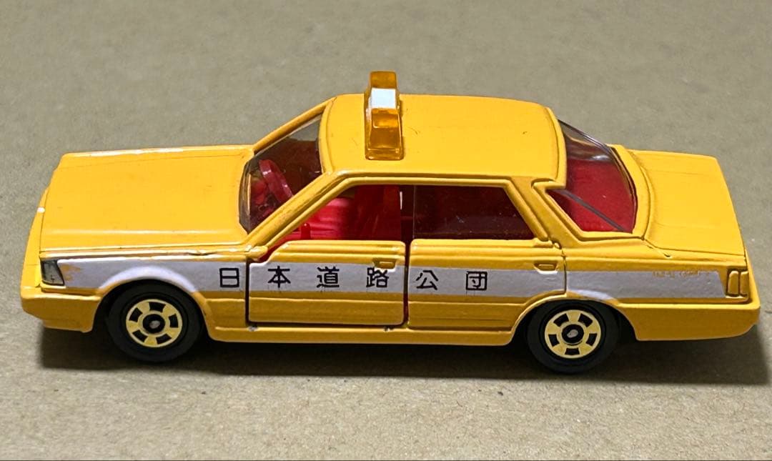 日本製 トミカ ニッサン セドリック 4ドアハードトップ 2台セット Y30