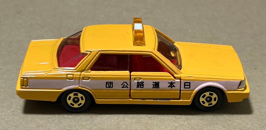 日本製 トミカ ニッサン セドリック 4ドアハードトップ 2台セット Y30