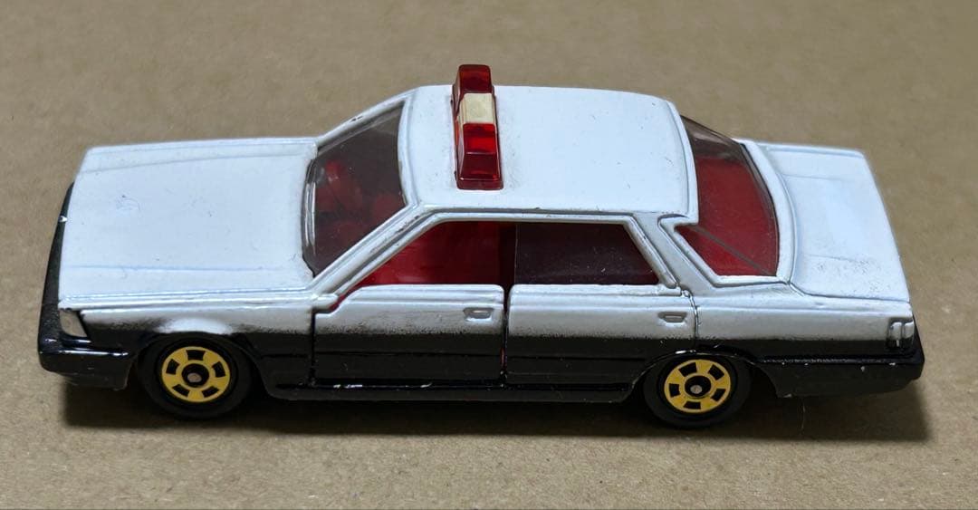 日本製 トミカ ニッサン セドリック 4ドアハードトップ 2台セット Y30