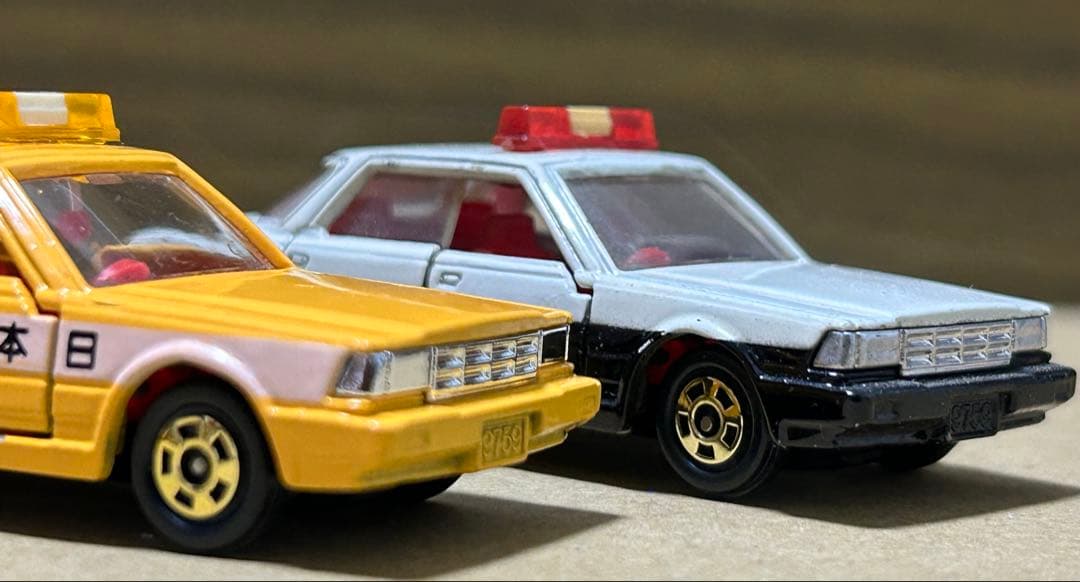 日本製 トミカ ニッサン セドリック 4ドアハードトップ 2台セット Y30