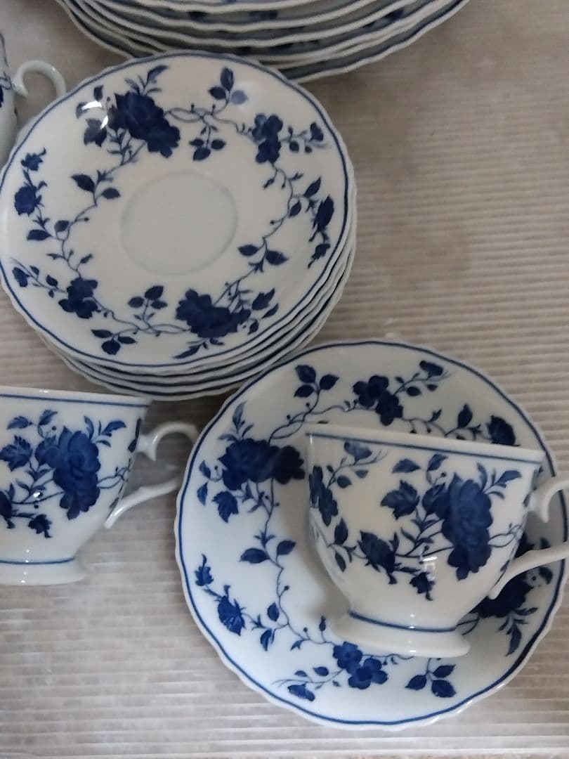 ロイヤルマイセン　カップ＆ソーサー、ボウル、プレート　36pc