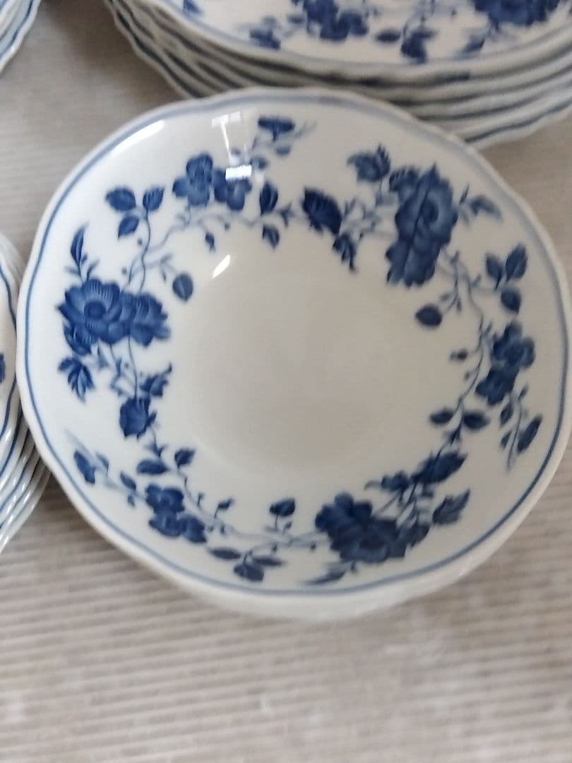 ロイヤルマイセン　カップ＆ソーサー、ボウル、プレート　36pc