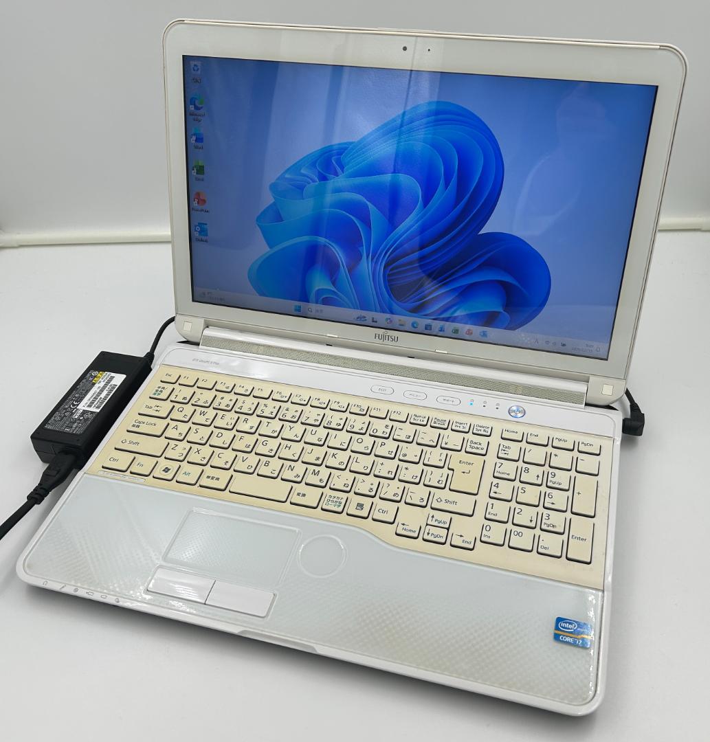 ノートパソコン windows11 オフィス付き core i7 AH53/KW