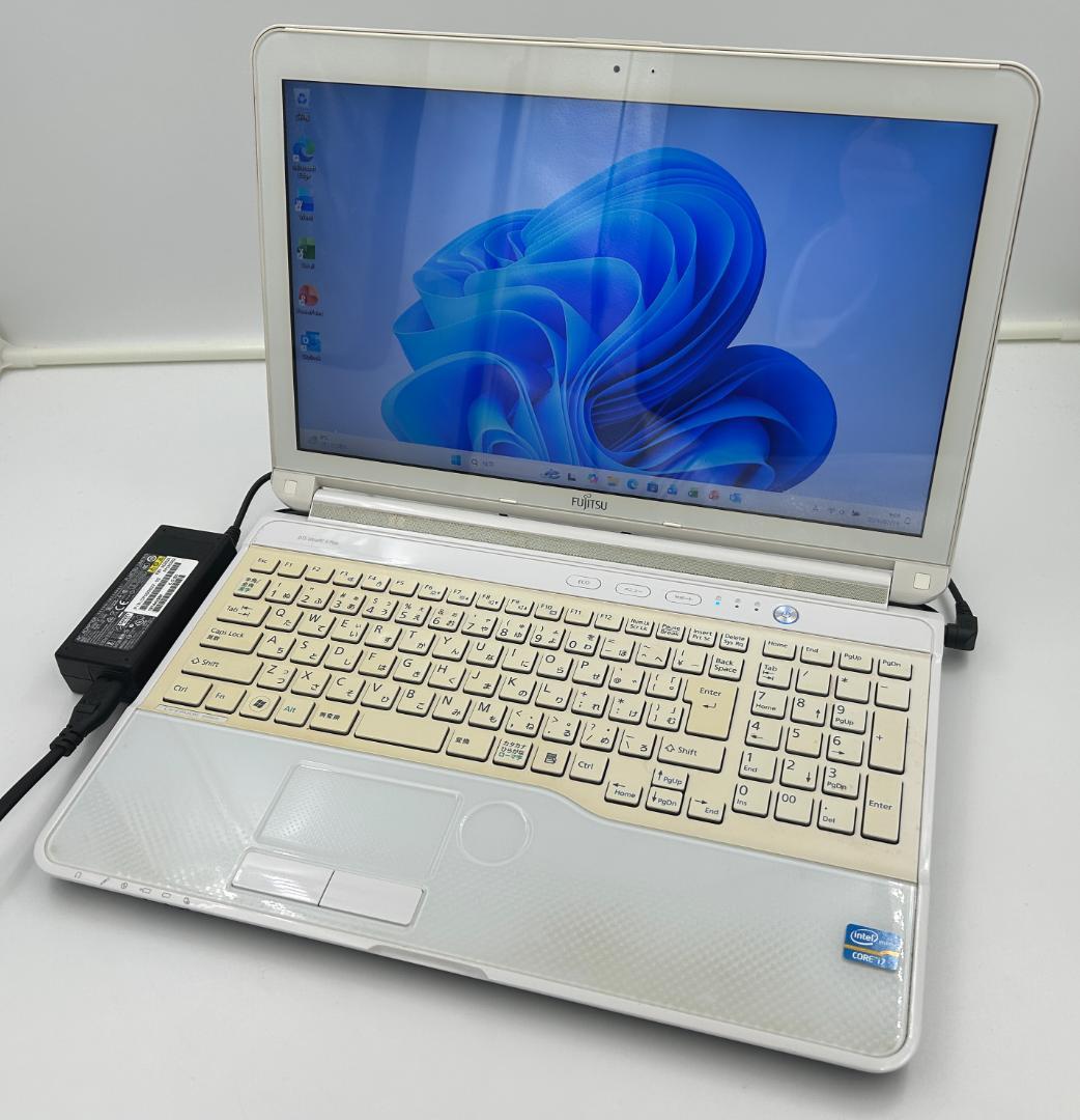 ノートパソコン windows11 オフィス付き core i7 AH53/KW