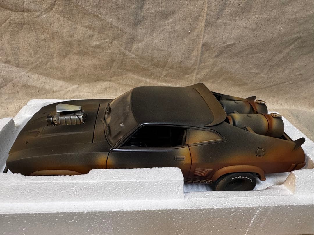 ミニカー Mad Max 2 The Road Warrior Intercepter