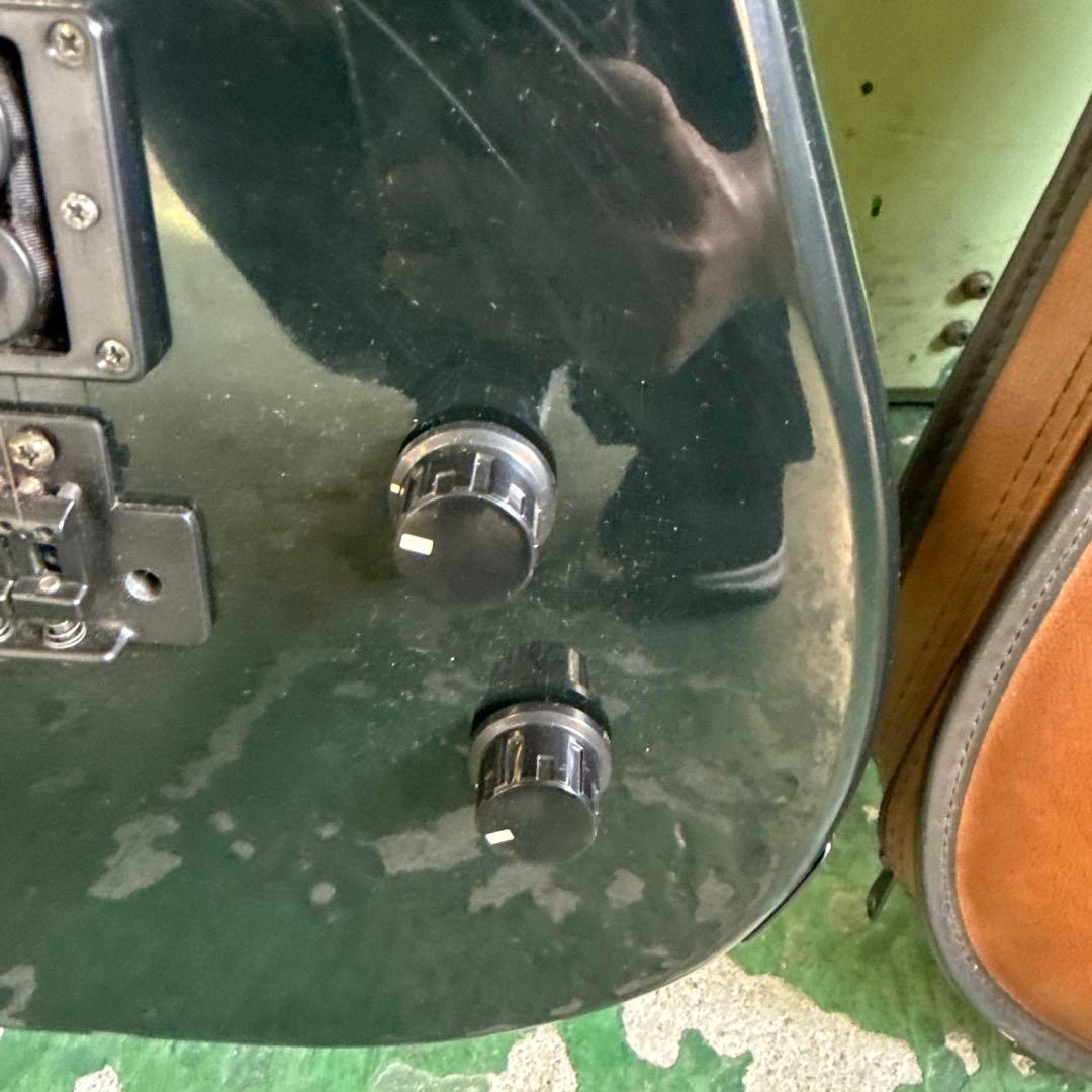 A*p様 FRS エレキギター 黒 ギターケース付き 弦楽器 音楽 ミュージック