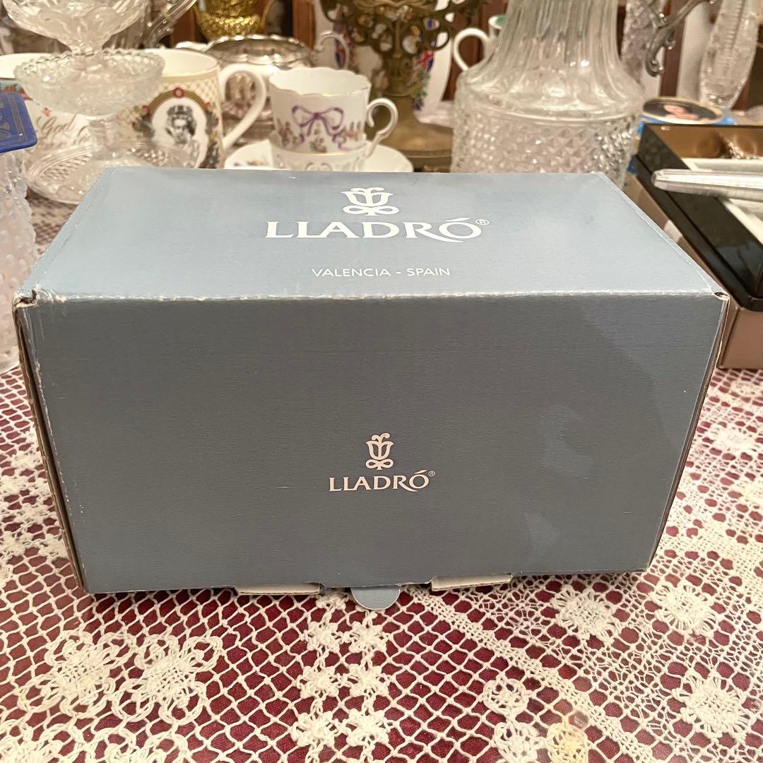 新品　未使用　箱付き　リヤドロ　パンダ　スペイン製　花　ビンテージ　希少　レア