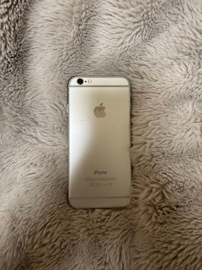 Apple iPhone 6 シルバー 本体