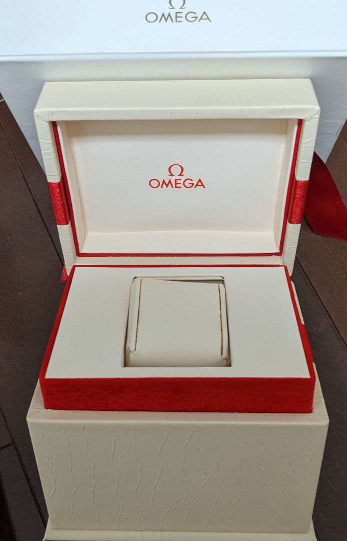 OMEGA ギフトボックス リボン付き 空箱 腕時計 ウォッチケース BOX