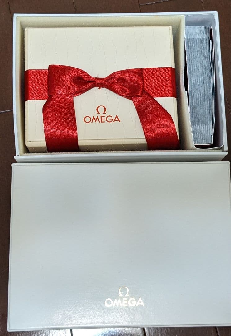 OMEGA ギフトボックス リボン付き 空箱 腕時計 ウォッチケース BOX