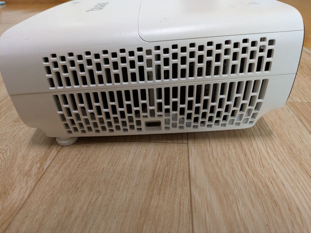 【美品】BenQ プロジェクター HT3550