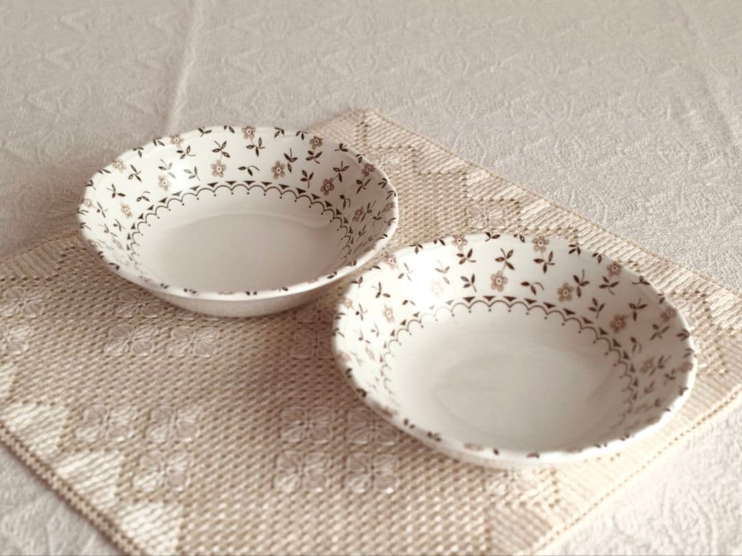 * vintage plate ❀ 優しい 小花柄の 深皿 b