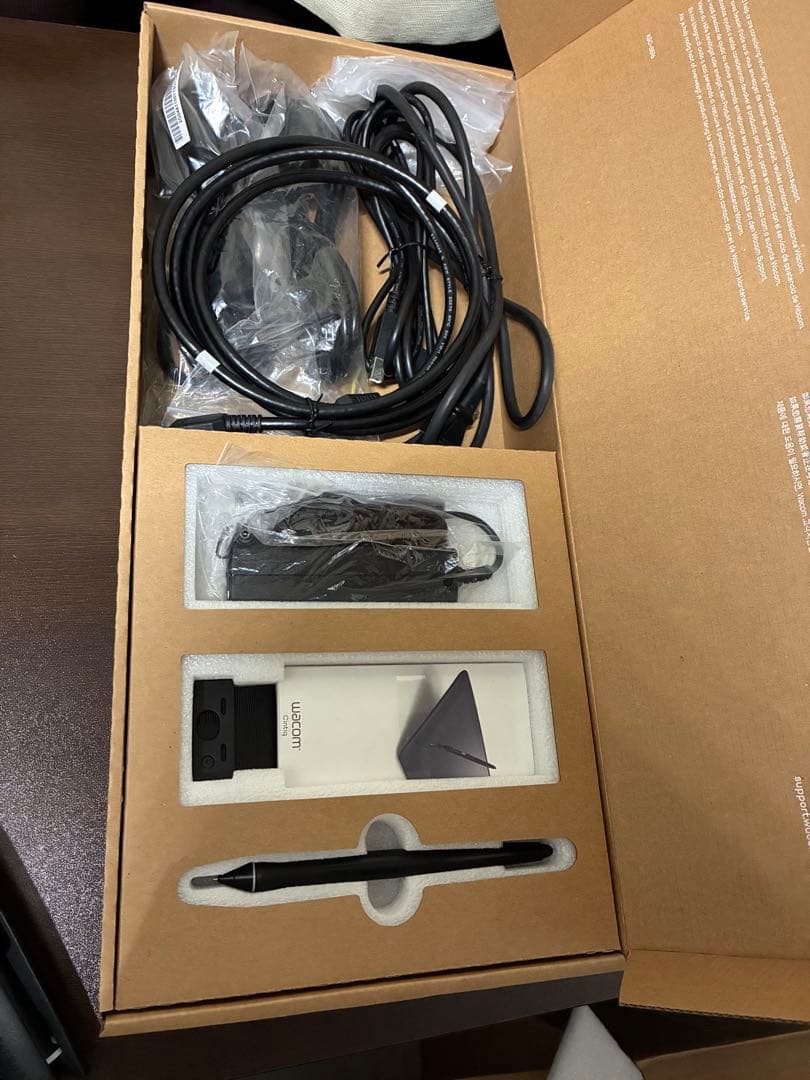 WACOM Cintiq 22 21.5型 DTK2260K0