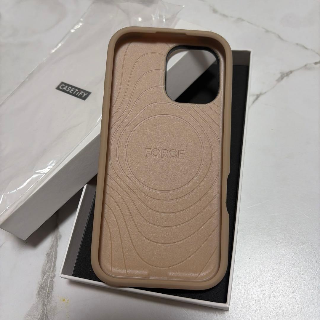 CASETiFY iPhone17用ケース ベージュ