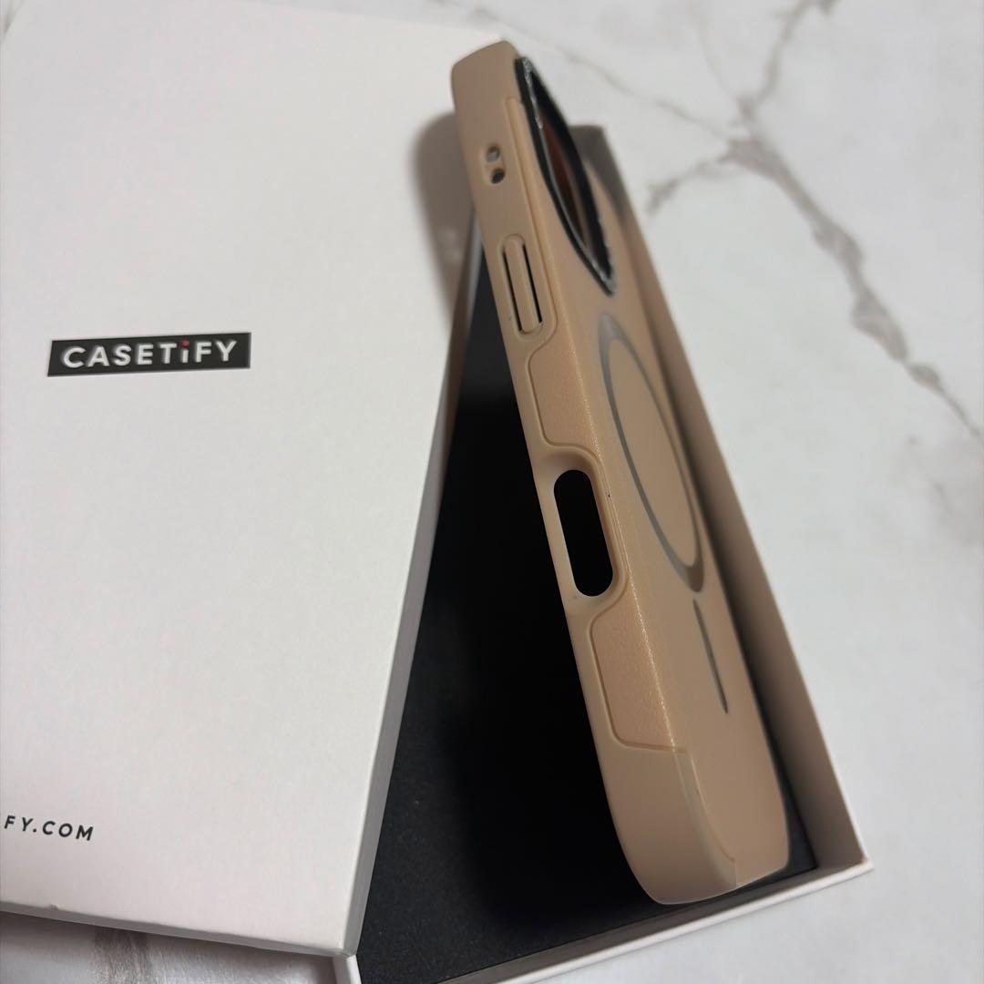 CASETiFY iPhone17用ケース ベージュ
