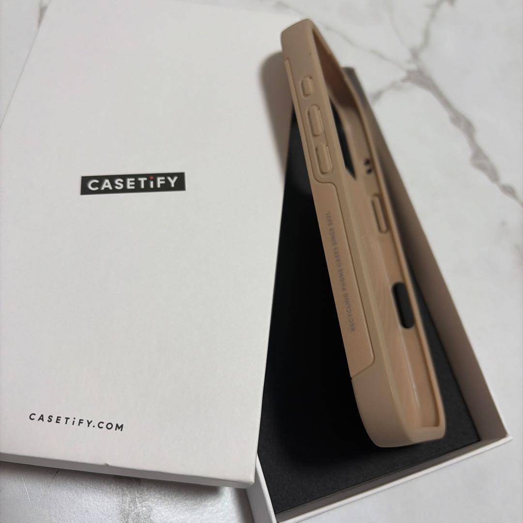 CASETiFY iPhone17用ケース ベージュ