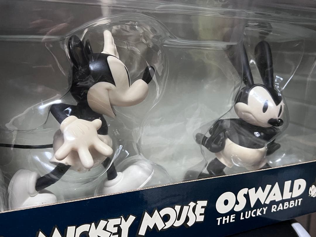 MickeyMouse&Oswald メディコムトイ　特大フィギュア