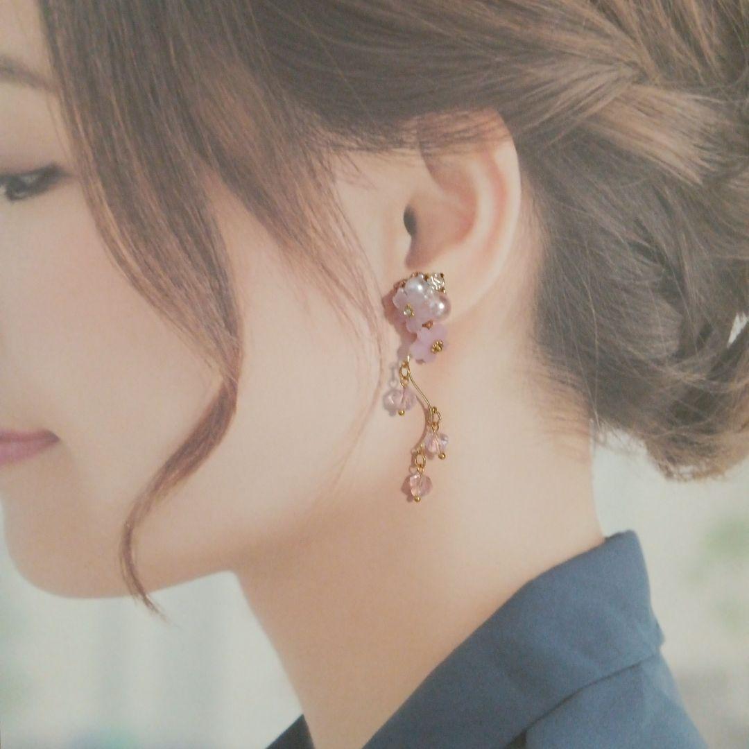 ♡ハンドメイド♡ビジューピアスorイヤリング№300桜