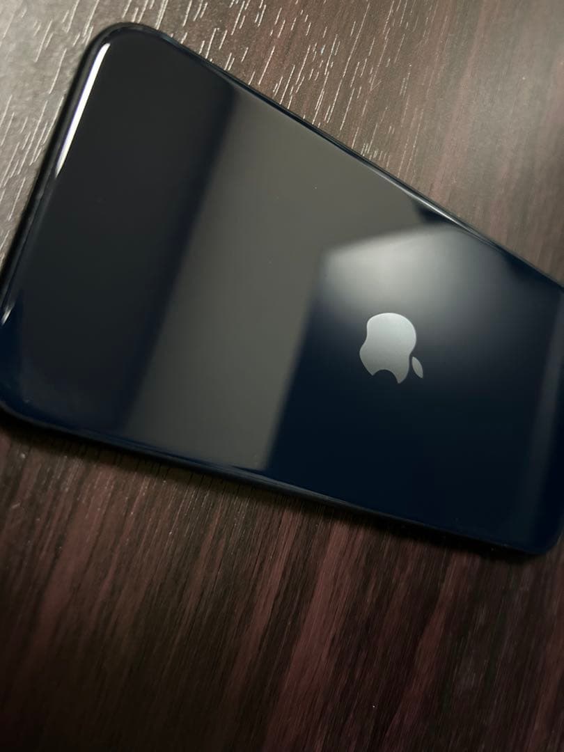 iphone se 2世代　64GB