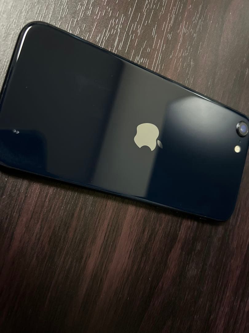 iphone se 2世代　64GB