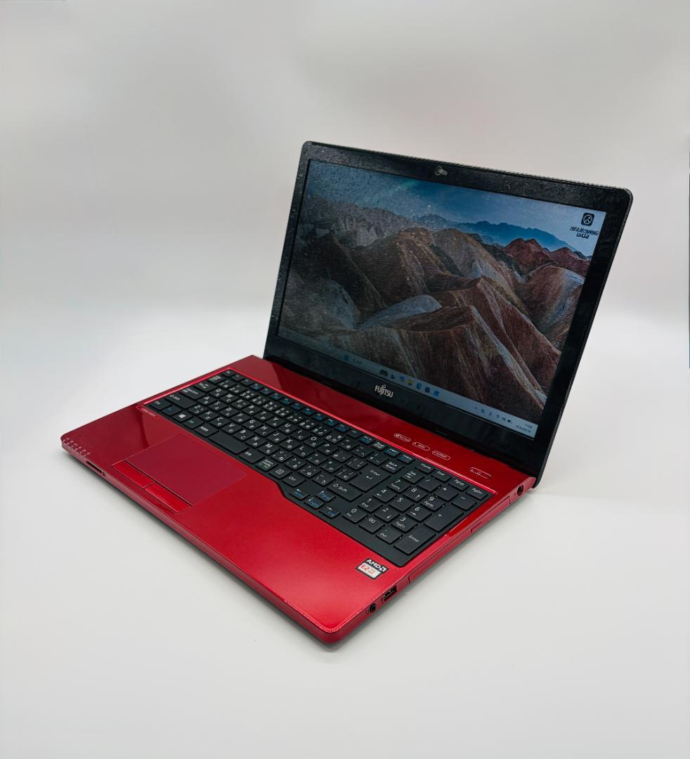 富士通 A40、15インチ、8GB、100GB HDD、DVD、E2-9000