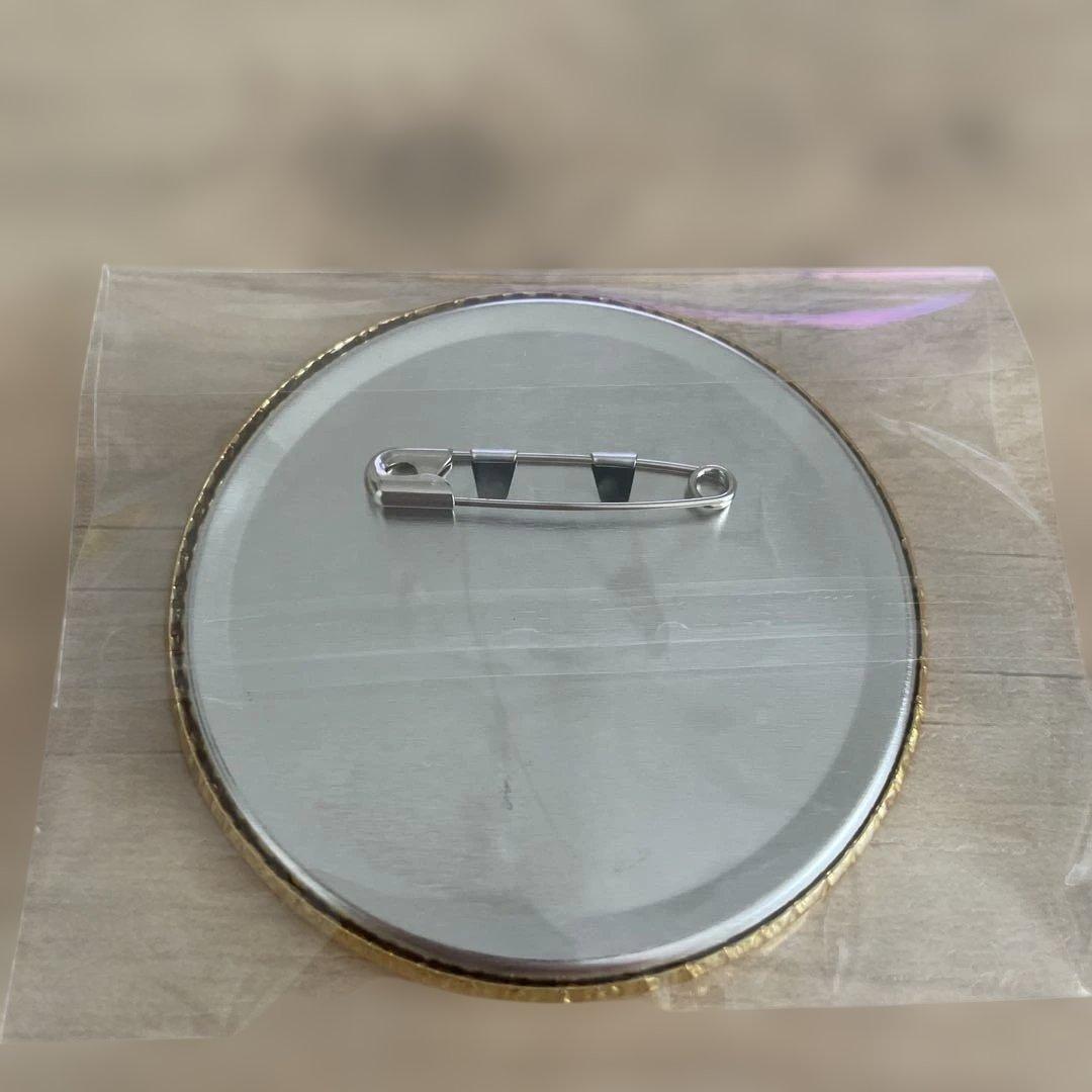 ちいかわ うさぎ　東京駅 2024 缶バッジ