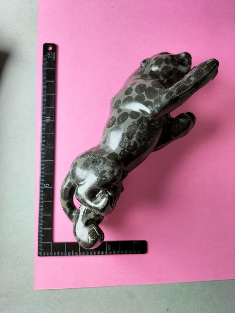 天然石 津軽錦石の ヒョウ の置物です。約160㍉！