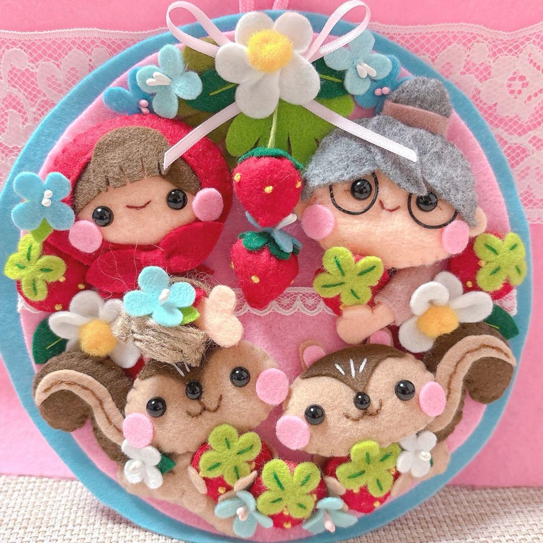 フェルトリース・フェルト飾り・フレーム飾り・ハンドメイド