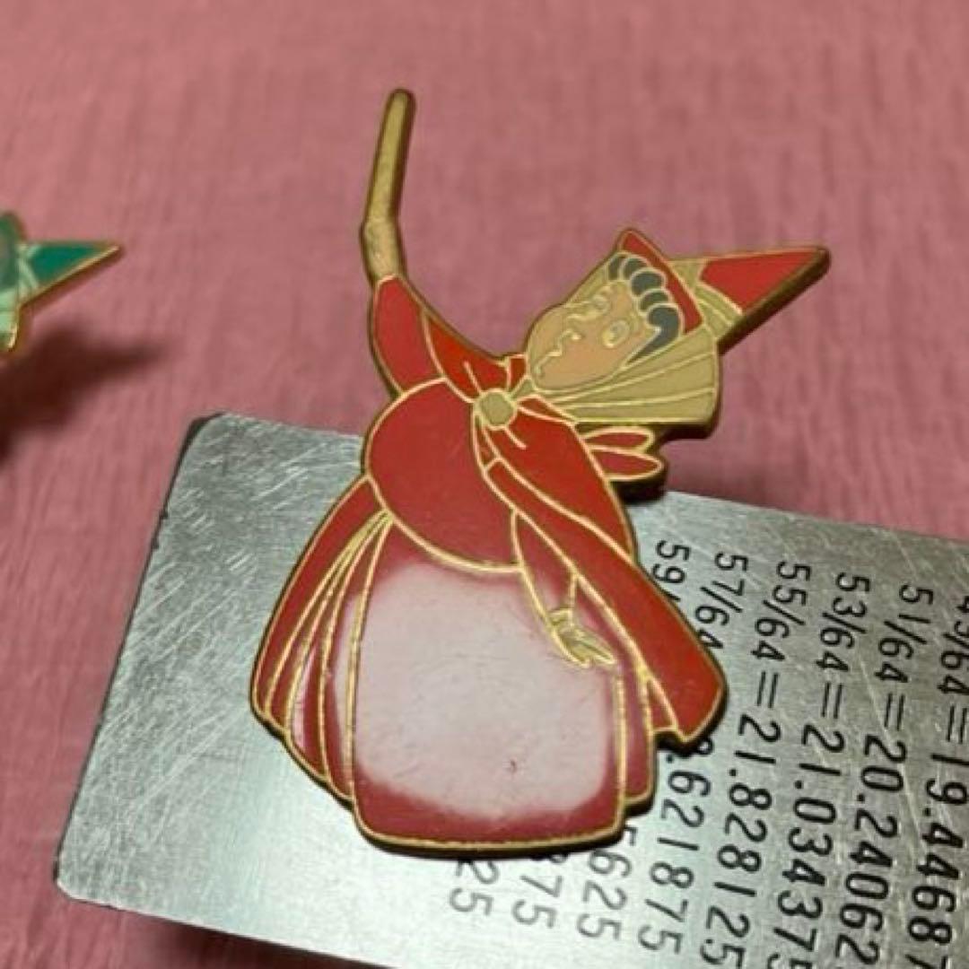 レア　ディズニー　フローラ　フォーナ　メリーウェザー　妖精　眠れる森の美女 ピン