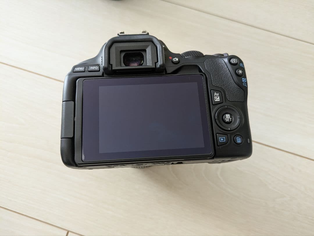 Canon EOS Kiss X10 本体 + 2本レンズ + 付属品