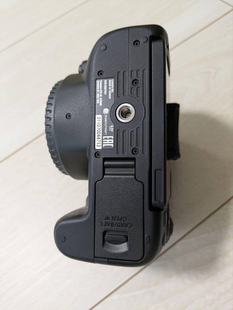 Canon EOS Kiss X10 本体 + 2本レンズ + 付属品