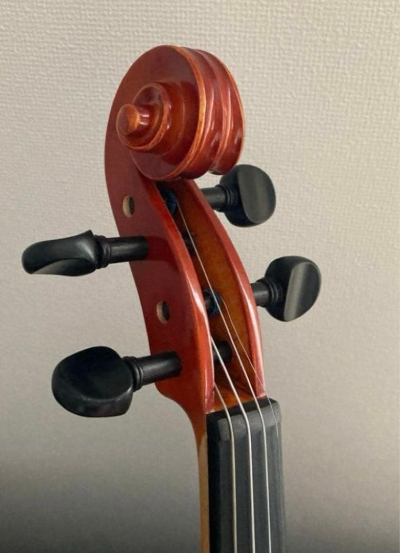 バイオリンセット（本体•弓•肩当て•松ヤニ•消音器•チューナー•弦•ケース）