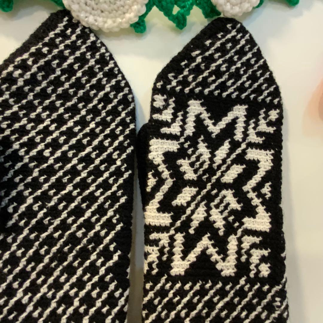 カシミヤ100%手編みミトン 雪の結晶模様