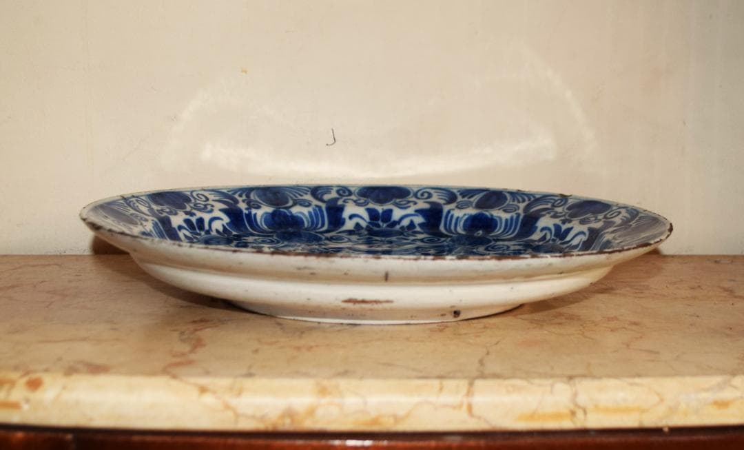 18世紀（1750年–1780年頃）デルフト チャージャー（壁掛皿）