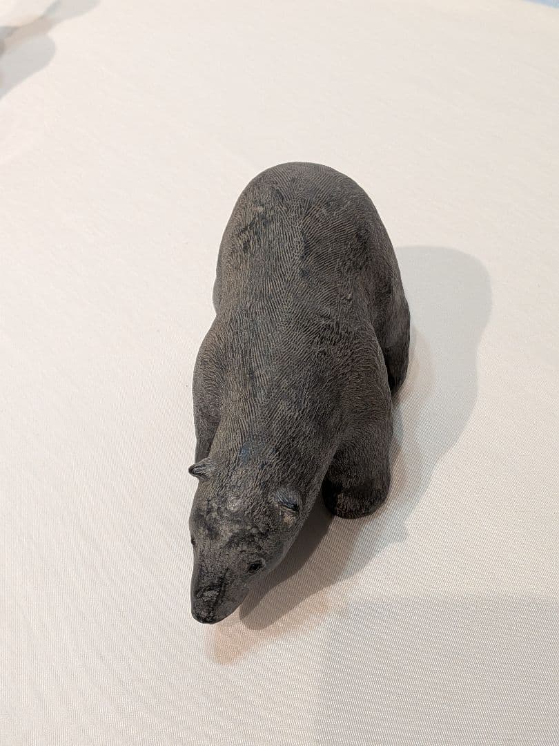 熊　ソープストーン　ガラス目　カナダ　イヌイット　しろくま　クマ　北極熊