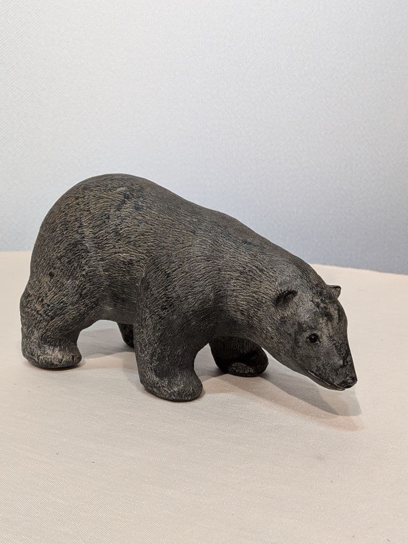 熊　ソープストーン　ガラス目　カナダ　イヌイット　しろくま　クマ　北極熊