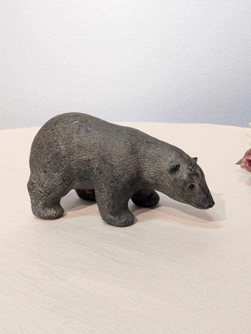 熊　ソープストーン　ガラス目　カナダ　イヌイット　しろくま　クマ　北極熊