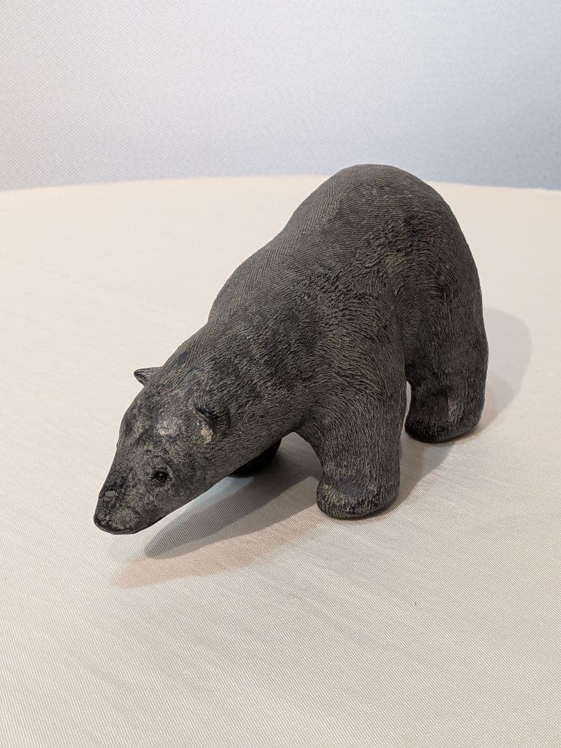 熊　ソープストーン　ガラス目　カナダ　イヌイット　しろくま　クマ　北極熊