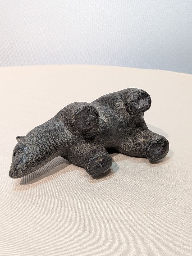 熊　ソープストーン　ガラス目　カナダ　イヌイット　しろくま　クマ　北極熊