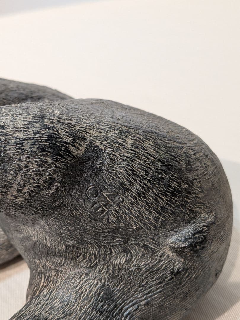 熊　ソープストーン　ガラス目　カナダ　イヌイット　しろくま　クマ　北極熊