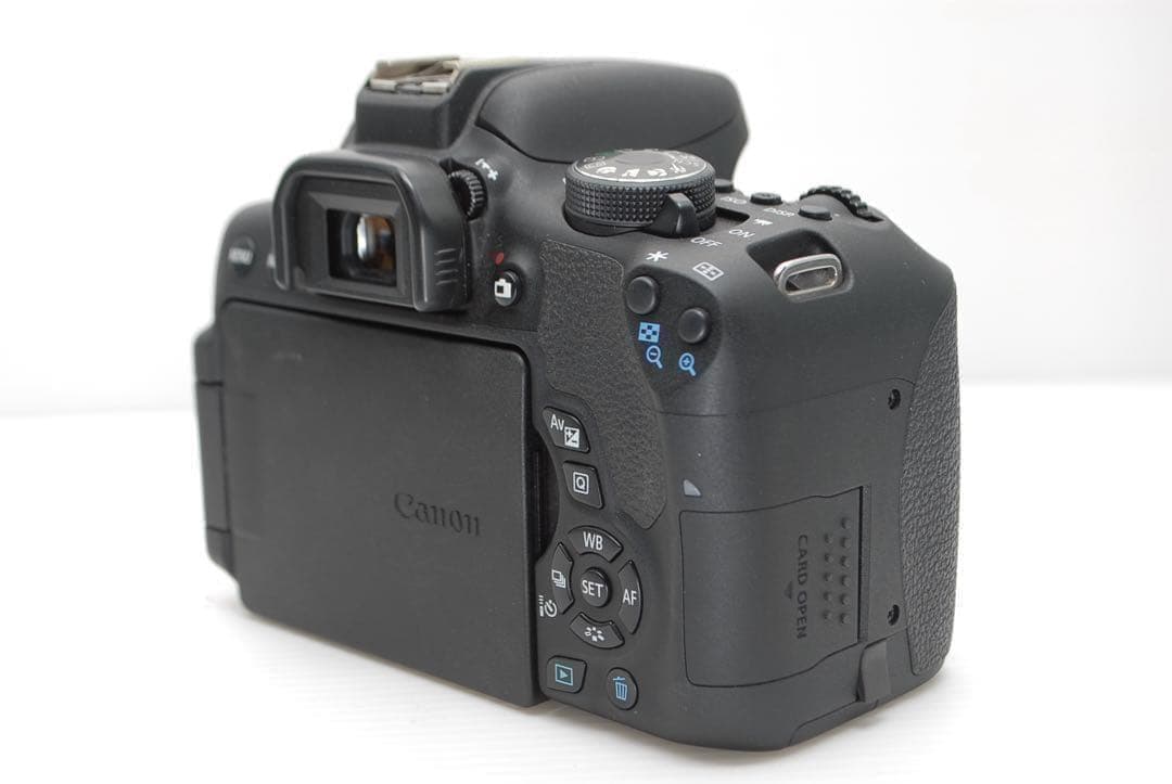 ❤️Canon kiss X8i❤️動作確認済 高画質 美品 単焦点レンズ付き