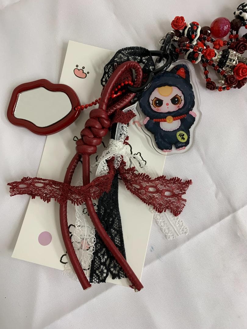 babythree ベイビースリー ストラップ 隠れキャラ 黒赤 黒猫