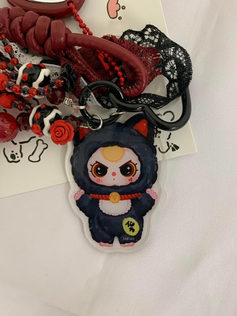 babythree ベイビースリー ストラップ 隠れキャラ 黒赤 黒猫