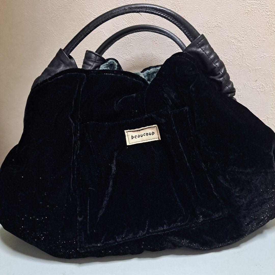 beaucoup　ボクゥ　フラワーモチーフ ハンドバッグ