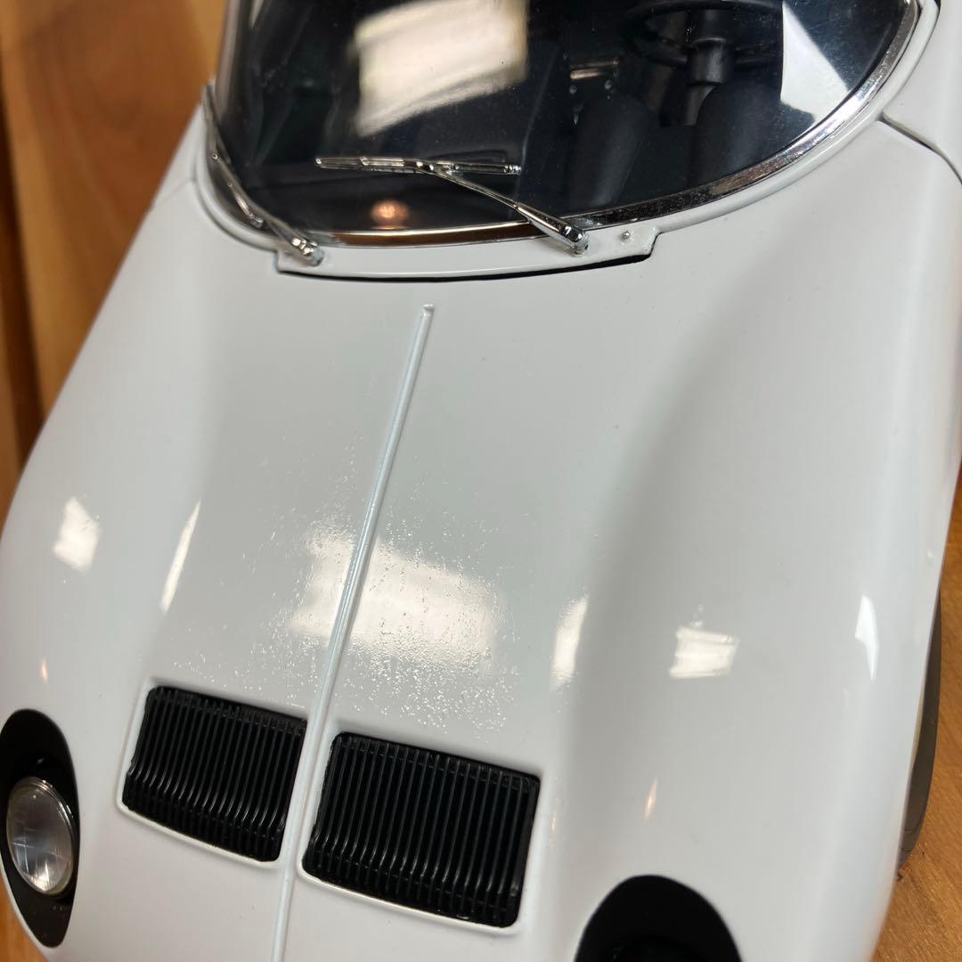 オートアート1/18 ランボルギーニ ミウラSV ホワイト/ゴールド