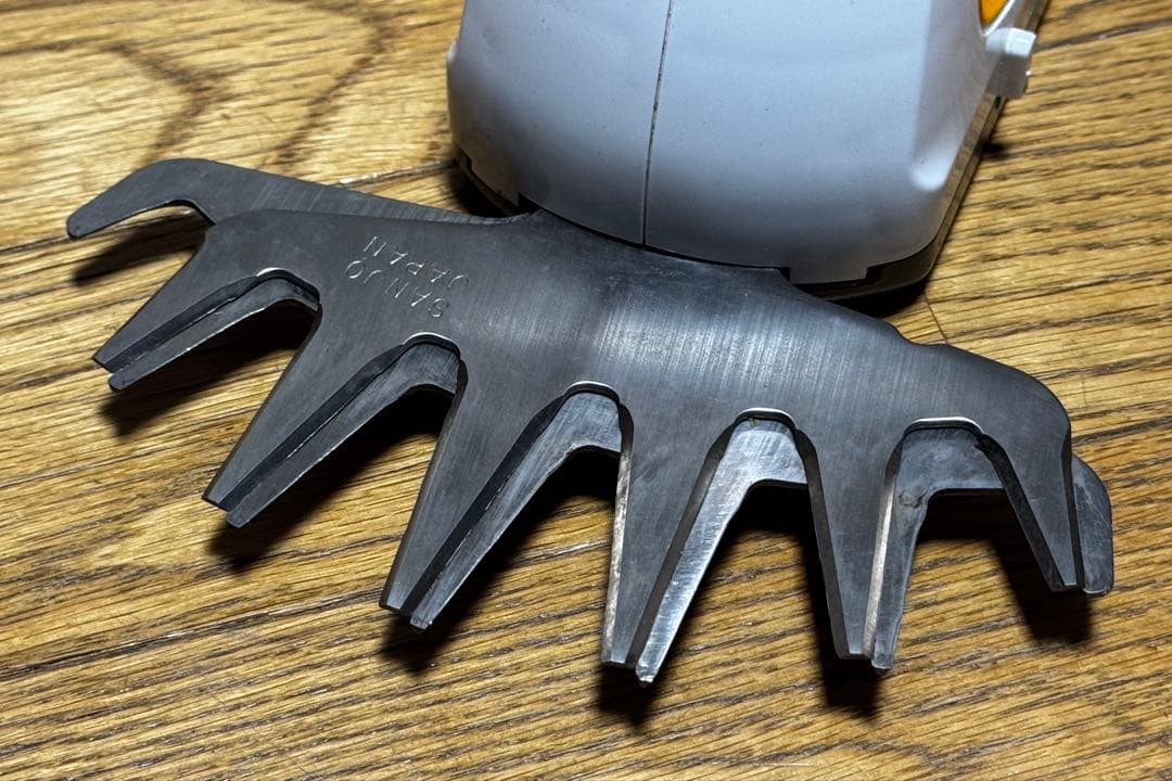 京セラ 充電式ポールバリカン BPB-1800 バッテリー無し 箱あり