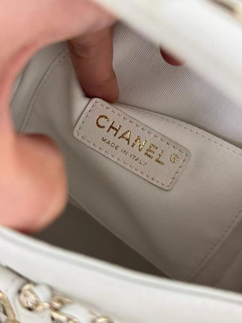 新品・ノベルティ ☆ 非売品 ホワイト キルティングバックパック