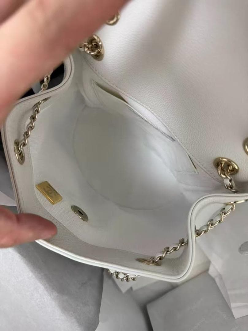 新品・ノベルティ ☆ 非売品 ホワイト キルティングバックパック