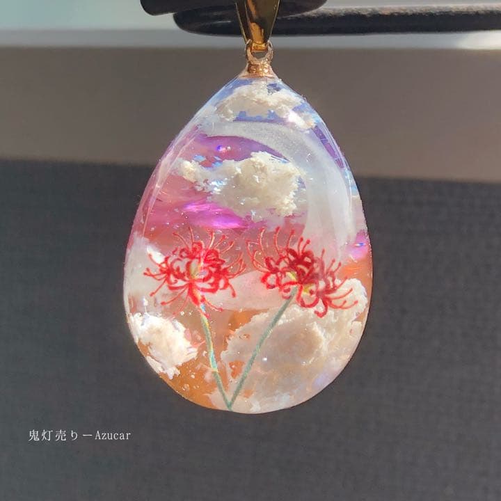 夕焼け空に咲き誇る彼岸花の雲レジンオルゴナイト蓄光ネックレス